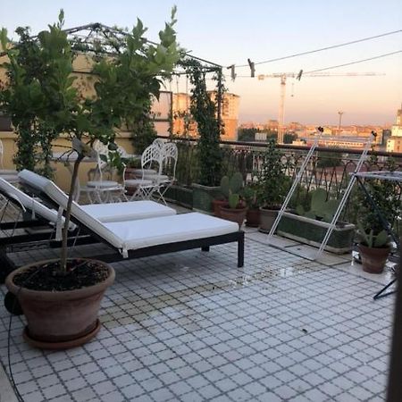 Casa Mia Stanza In Appartamento Condiviso Милано Екстериор снимка